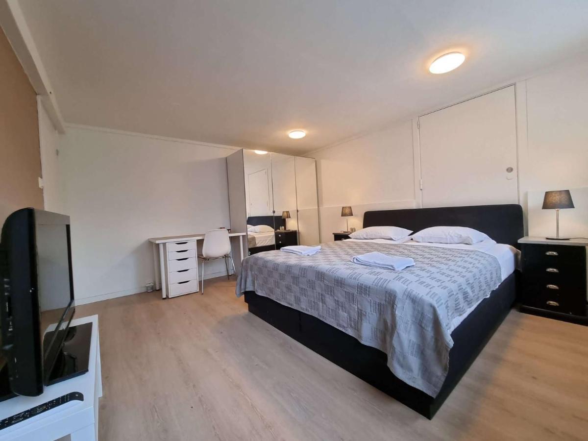 In - Deluxe 4 Rent, King-sized Bed, Near Center Gasthuis *